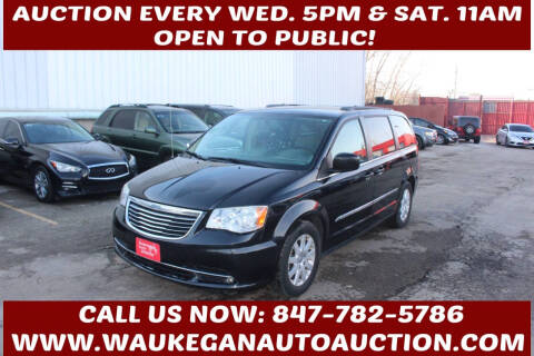 2013 Chrysler Town and Country for sale at Waukegan Auto Auction in Waukegan IL