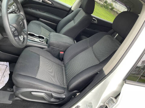 2017 Nissan Pathfinder S