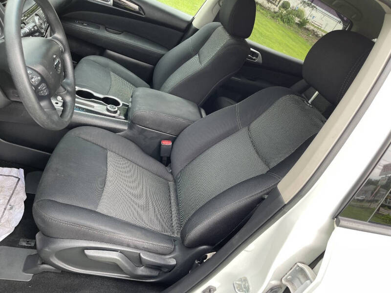 2017 Nissan Pathfinder S