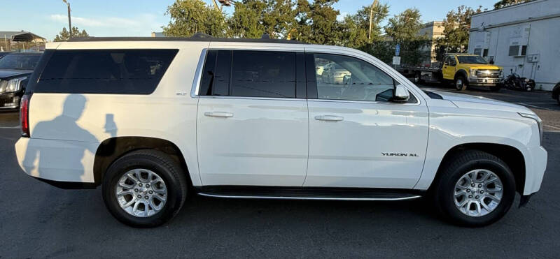 2017 GMC Yukon XL SLT