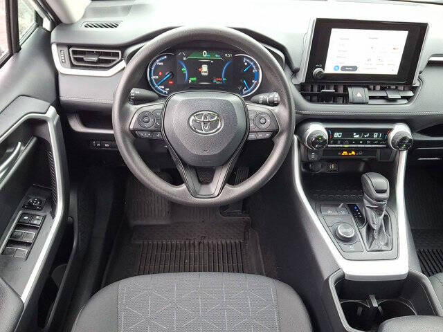 2024 Toyota RAV4 Hybrid XLE