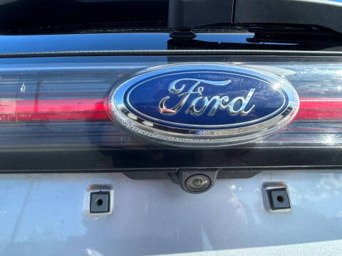2017 Ford Edge Titanium