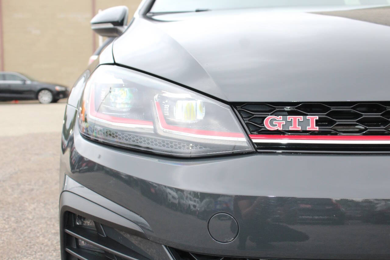VolkswagenGolf GTI9