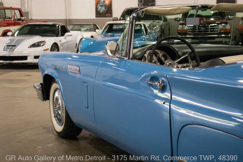 1957 Ford Thunderbird