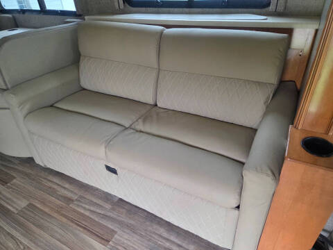 2017 Thor Motor Coach MIRAMAR 35.2