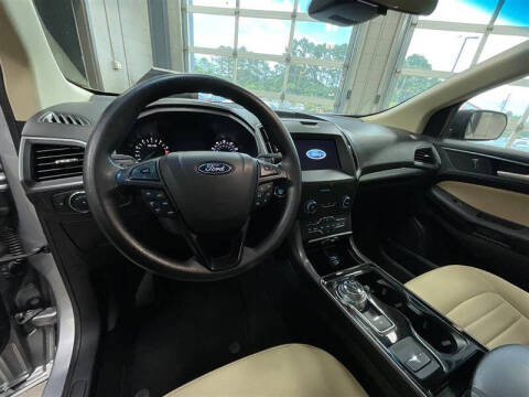 2020 Ford Edge SE