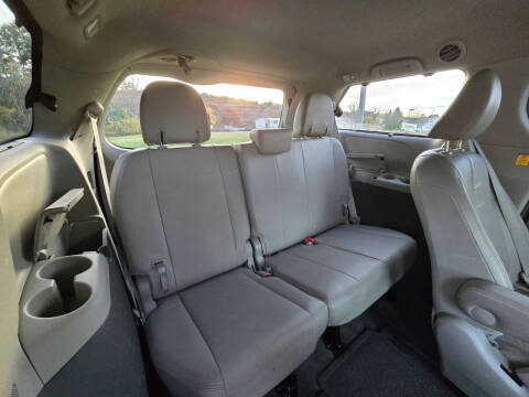 2012 Toyota Sienna