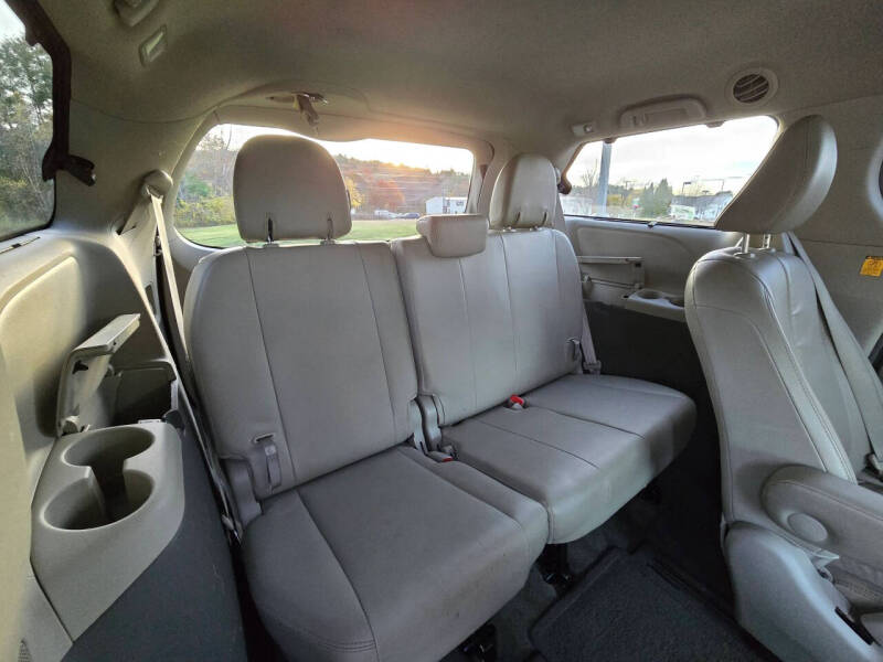 2012 Toyota Sienna