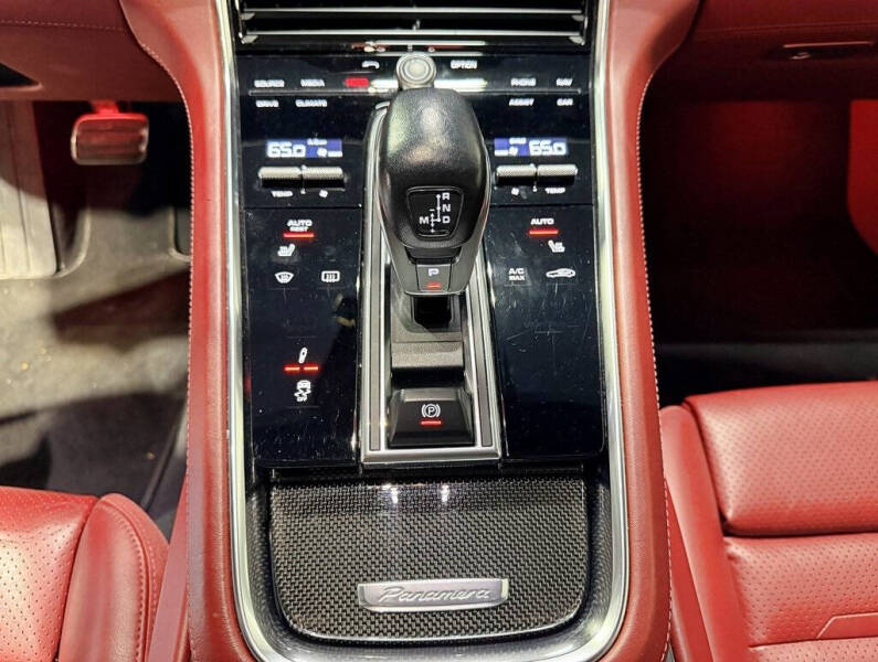 2017 Porsche Panamera Turbo