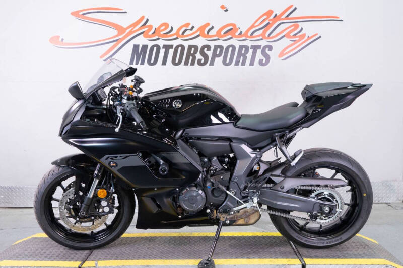 2025 Yamaha YZF-R7