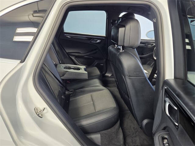 2022 Porsche Macan S