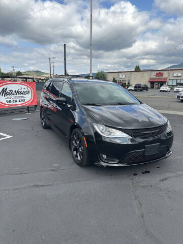 2018 Chrysler Pacifica Touring L Plus