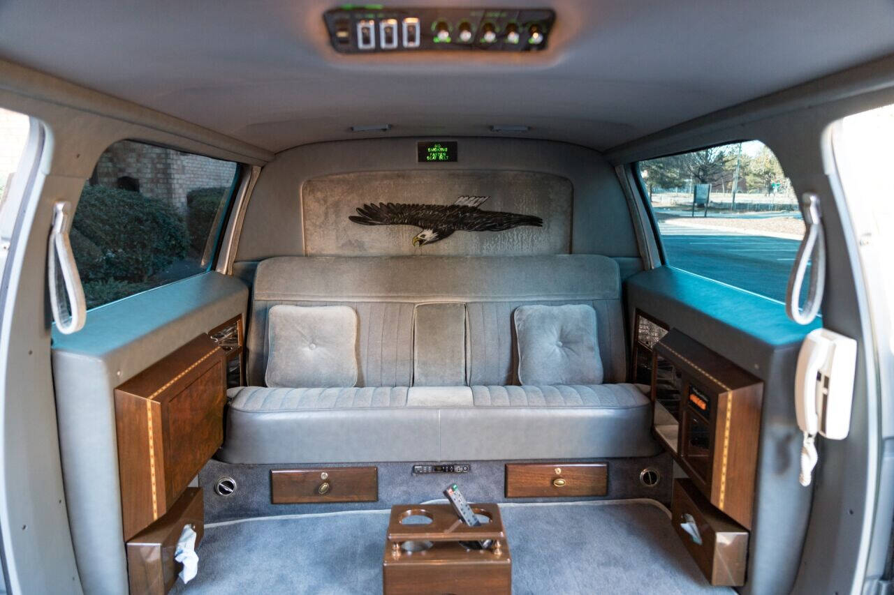 1988 Chevrolet Suburban 36