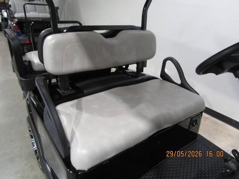 2026 E-Z-GO RXV 4