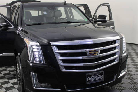2018 Cadillac Escalade ESV Luxury