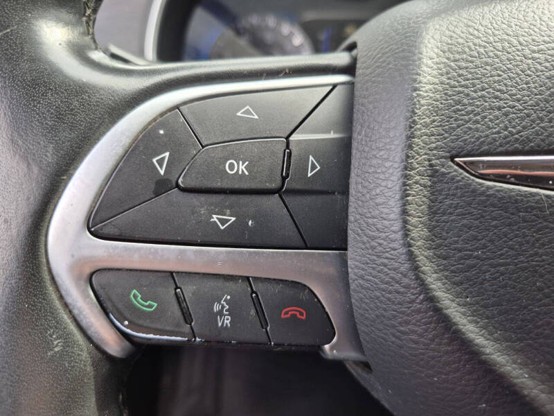 2016 Chrysler 200 LX