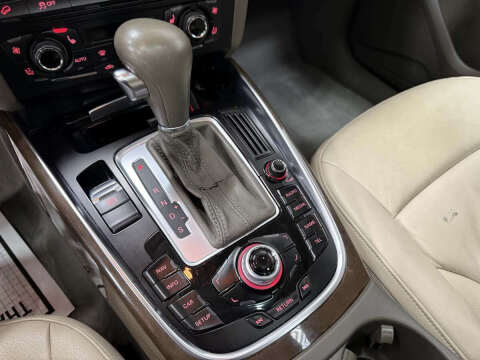 2011 Audi Q5 2.0T quattro Premium Plus