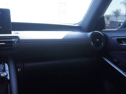 2024 Lexus IS 300 F SPORT Design