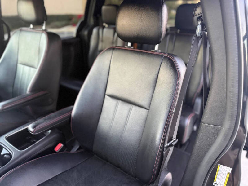 2014 Dodge Grand Caravan R/T