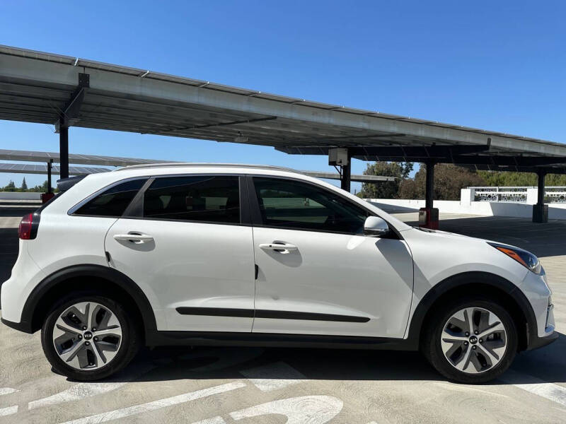 2021 Kia Niro EX - Photo 12
