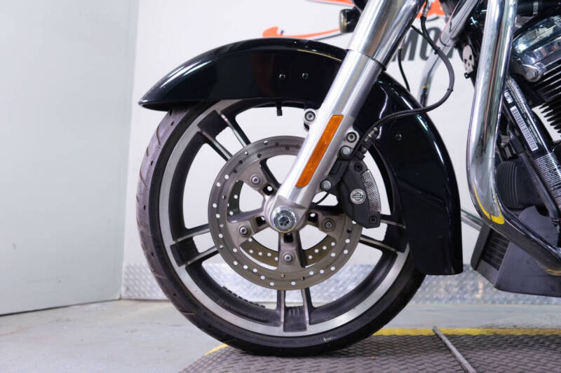 2017 Harley-Davidson Street Glide Special