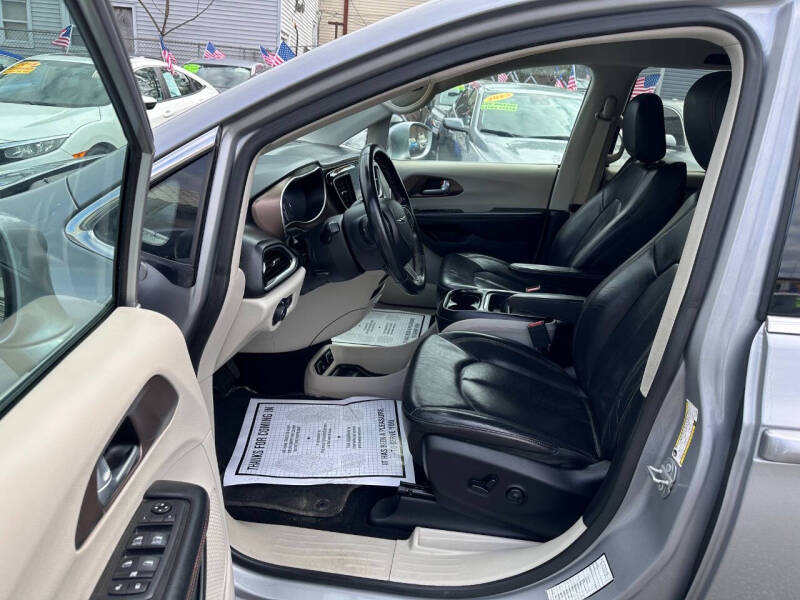 2018 Chrysler Pacifica Touring L