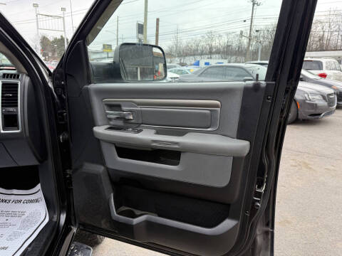 2016 RAM 1500 SLT