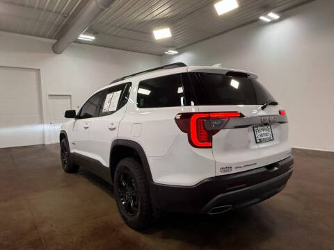 2023 GMC Acadia AT4