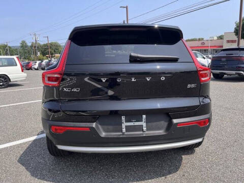 2025 Volvo XC40 B5 Core Bright Theme