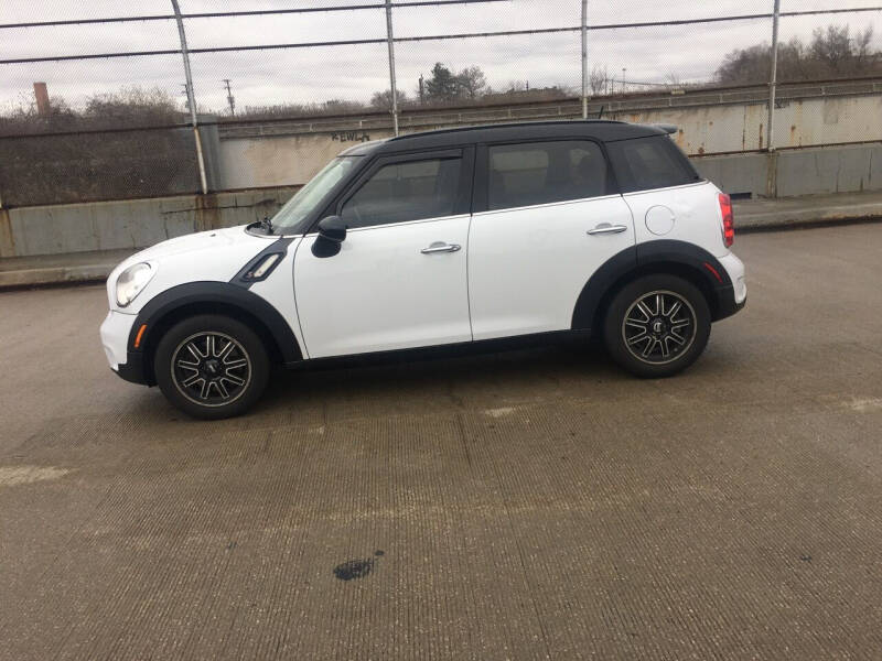 2014 MINI Countryman Countryman S photo 8