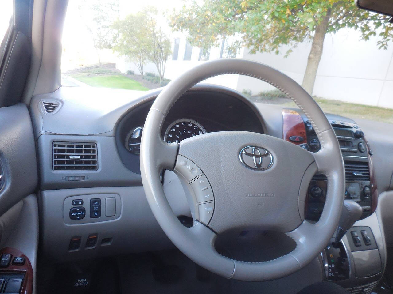 2004 Toyota Sienna for sale at Genuine Motors in Schaumburg, IL