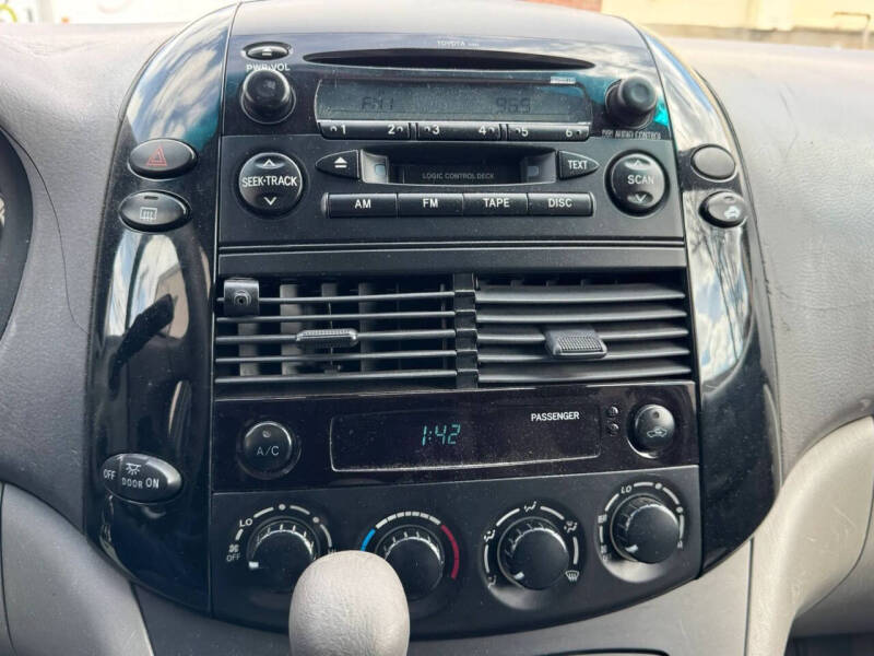 2005 Toyota Sienna