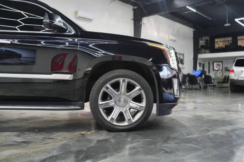 2018 Cadillac Escalade ESV Luxury