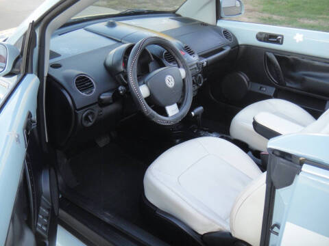 2010 Volkswagen New Beetle Convertible Final Edition