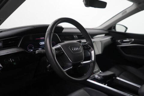 2023 Audi e-tron quattro Premium Plus