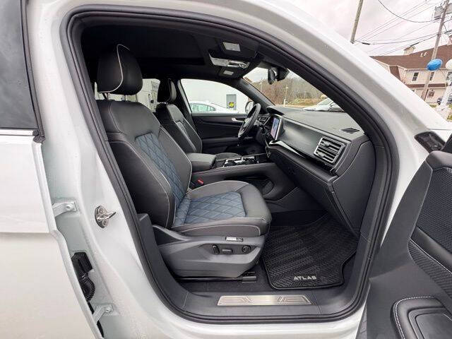 2026 Volkswagen Atlas Cross Sport SEL Premium R-Line 4Motion