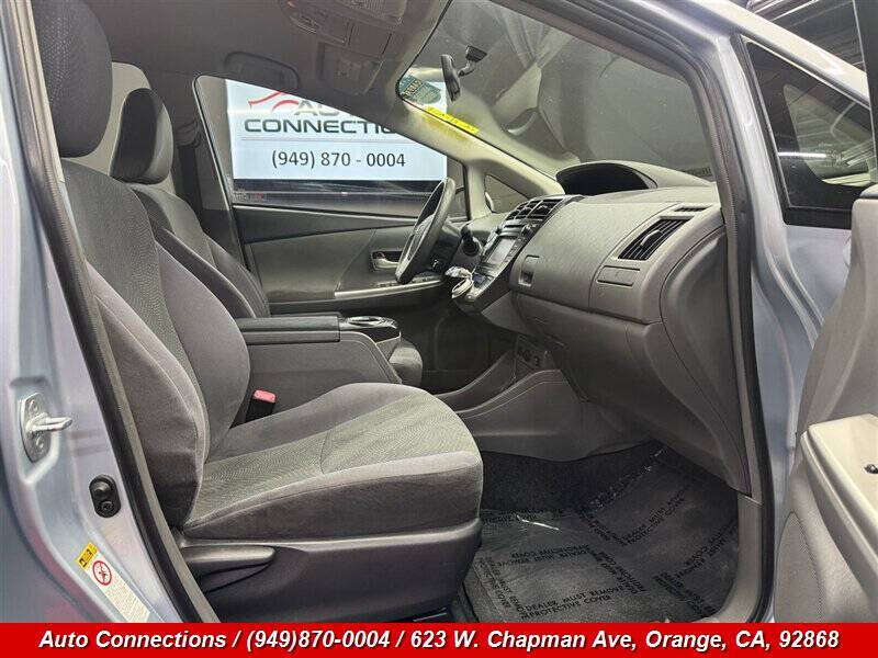 2013 Toyota Prius v Three