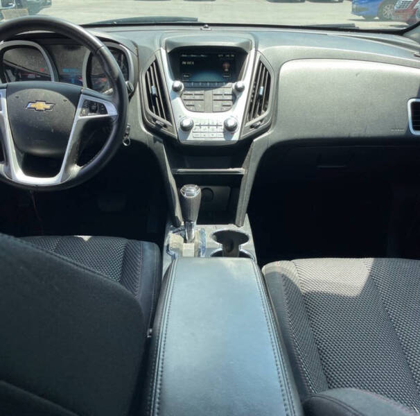 2016 Chevrolet Equinox null photo 12