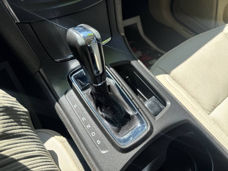 2014 Lincoln MKS