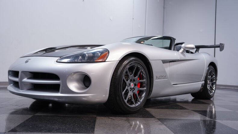 2005 Dodge Viper SRT-10