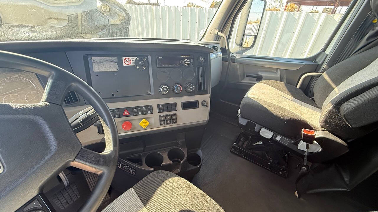 2018 Freightliner Cascadia for sale at KING TRUCK TRAILER SALES in Bakersfield, CA