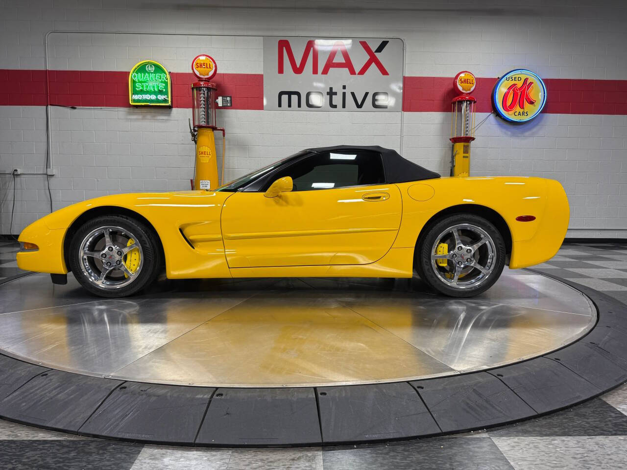 2004 Chevrolet Corvette 14