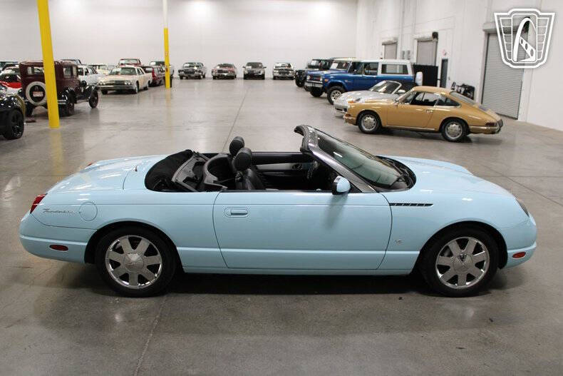2003 Ford Thunderbird