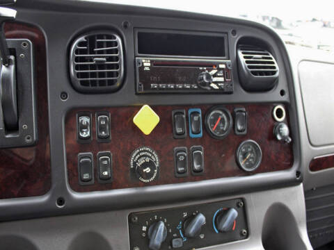 2018 Freightliner M2 106