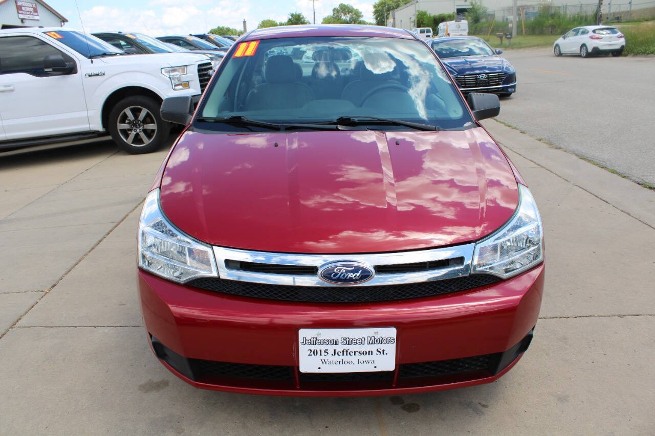 Dk. Red 2011 Ford Focus SE SE 4dr Sedan 2