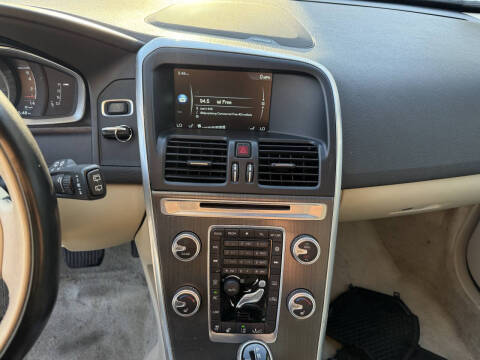 2015 Volvo XC60 T5 Platinum