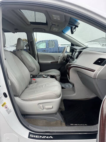 2013 Toyota Sienna XLE 7-Passenger