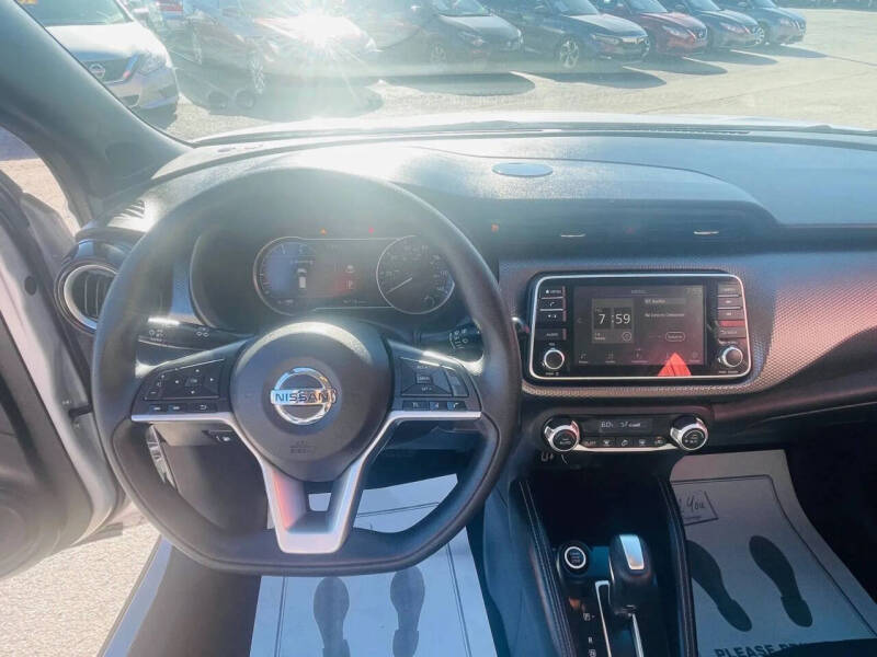 2020 Nissan Kicks SV