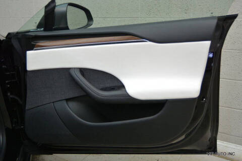 2022 Tesla Model S Plaid