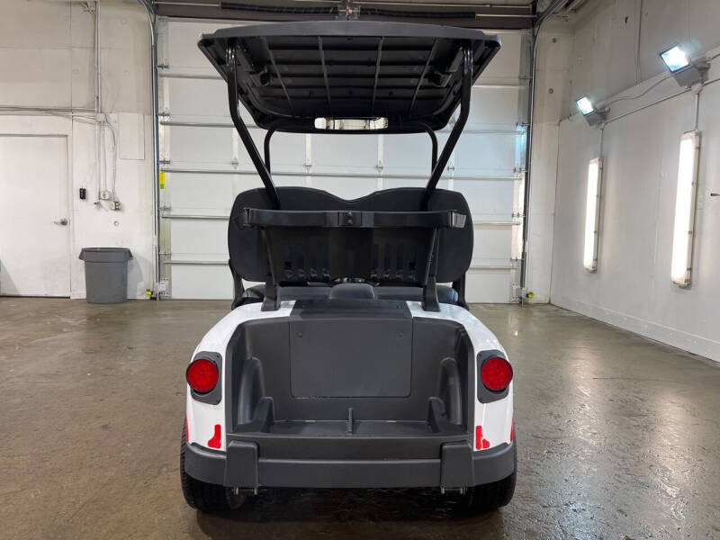 2024 E-Z-GO Freedom RXV ELiTE Lithium